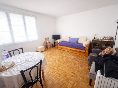 Studio avec cuisine séparée A VENDRE - JOINVILLE LE PONT - 33.47 m2 - 150 000 €