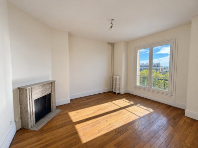 APPARTEMENT T2 A VENDRE - LA VARENNE ST HILAIRE - 43.5 m2 - 249 000 &euro;