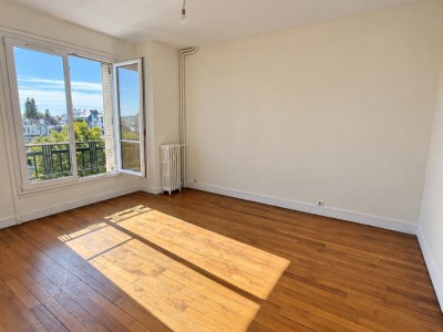 APPARTEMENT T2 A VENDRE - LA VARENNE ST HILAIRE - 43.5 m2 - 249 000 &euro;