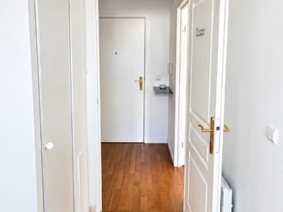 BEL APPARTEMENT AVEC TERRASSE ET PARKING – RÉSIDENCE RÉCENTE