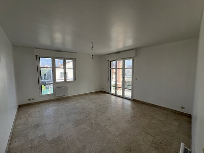 APPARTEMENT T2 A VENDRE - ROISSY EN BRIE - 44.11 m2 - 199�900�&euro;