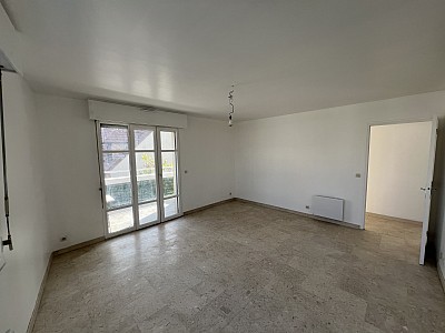 APPARTEMENT T2 A VENDRE - ROISSY EN BRIE - 44.11 m2 - 199�900�&euro;