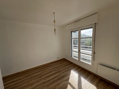 APPARTEMENT T2 A VENDRE - ROISSY EN BRIE - 44.11 m2 - 199�900�&euro;