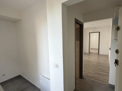 APPARTEMENT T2 A VENDRE - ST MAUR DES FOSSES ADAMVILLE - 32.01 m2 - 185 000 &euro;