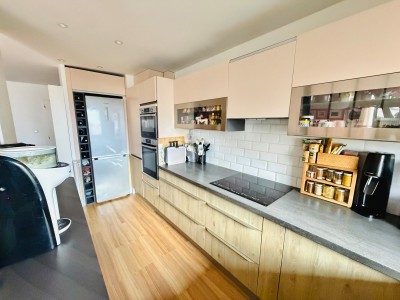 APPARTEMENT T3 A VENDRE - CHARENTON LE PONT - 76.05 m2 - 699�000�&euro;