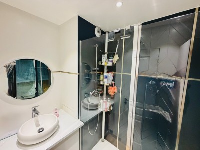 APPARTEMENT T3 A VENDRE - CHARENTON LE PONT - 76.05 m2 - 699�000�&euro;