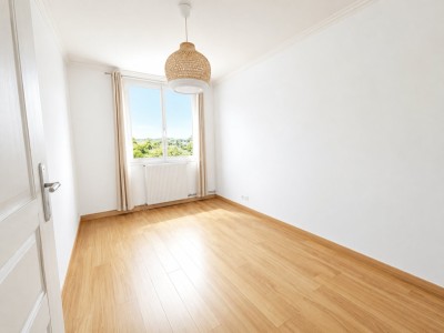 APPARTEMENT T3 A VENDRE - ST MAUR DES FOSSES - 77 m2 - 299 000 €