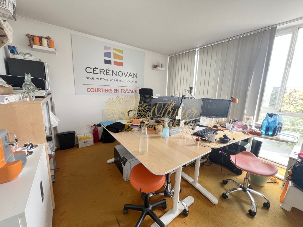 BUREAU A VENDRE - ST MAUR DES FOSSES - 27.13 m2 - 115�000�&euro; 