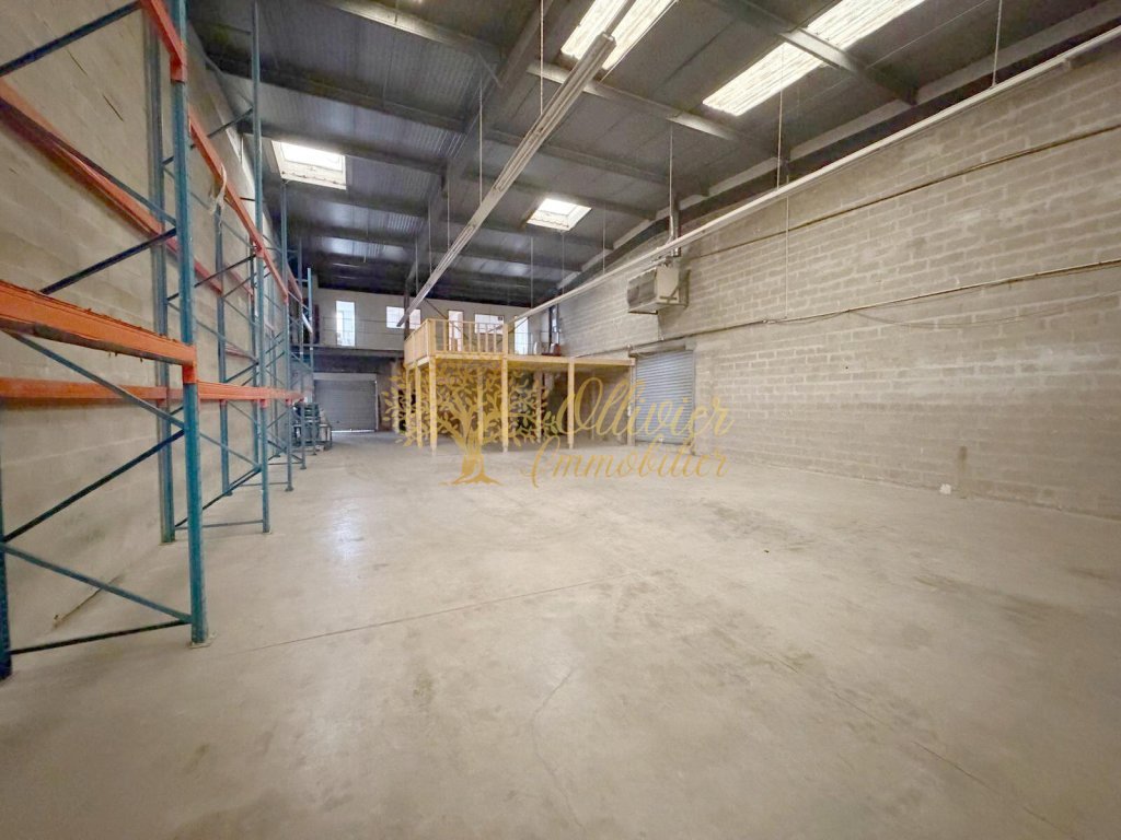 ENTREPOT A LOUER - DRANCY - 376 m2 - 3�603�&euro; HC par mois