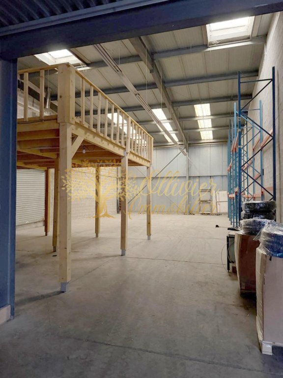 ENTREPOT A LOUER - DRANCY - 376 m2 - 3�603�&euro; HC par mois