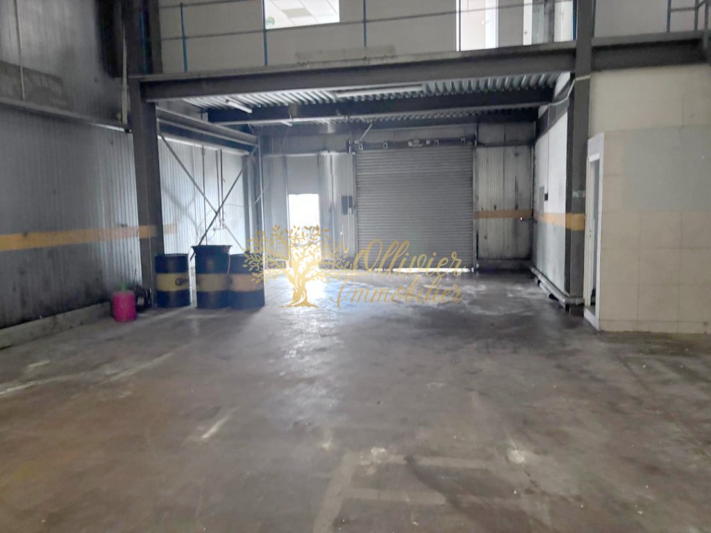 ENTREPOT A LOUER - DRANCY - 289 m2 - 2�769�&euro; HC par mois