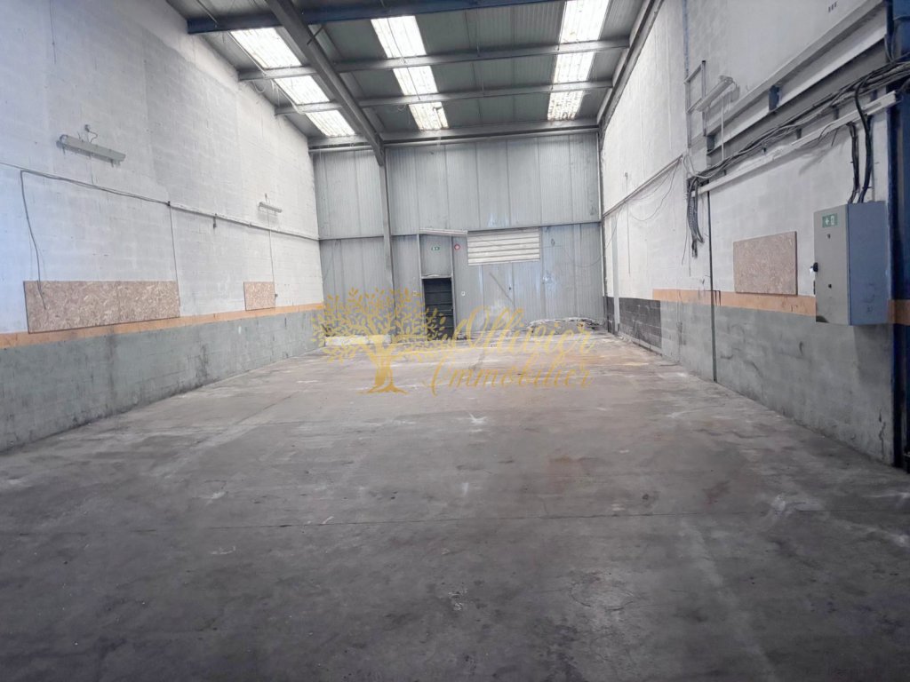 ENTREPOT A LOUER - DRANCY - 289 m2 - 2�769�&euro; HC par mois