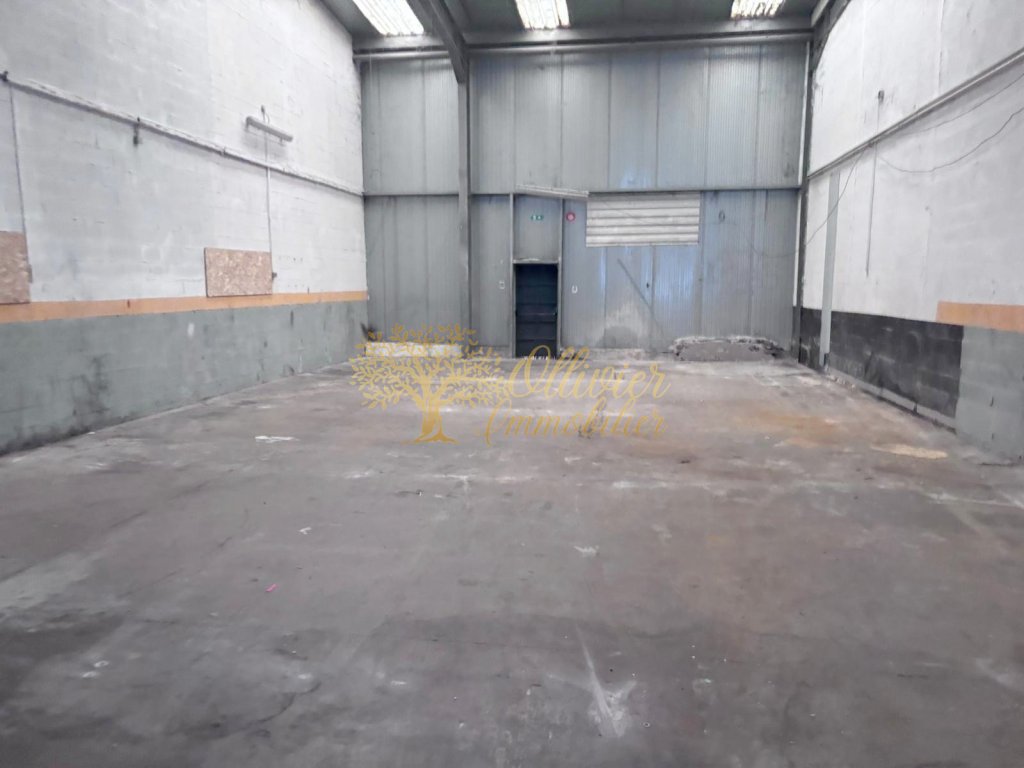 ENTREPOT A LOUER - DRANCY - 289 m2 - 2�769�&euro; HC par mois