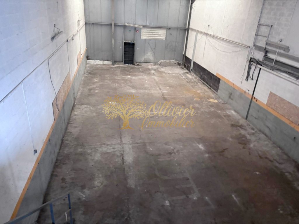 ENTREPOT A LOUER - DRANCY - 289 m2 - 2�769�&euro; HC par mois