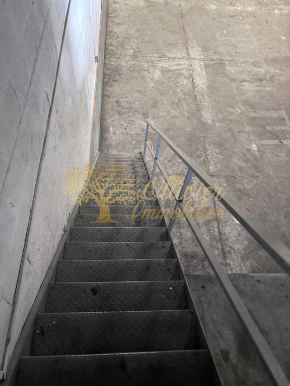 ENTREPOT A LOUER - DRANCY - 289 m2 - 2�769�&euro; HC par mois