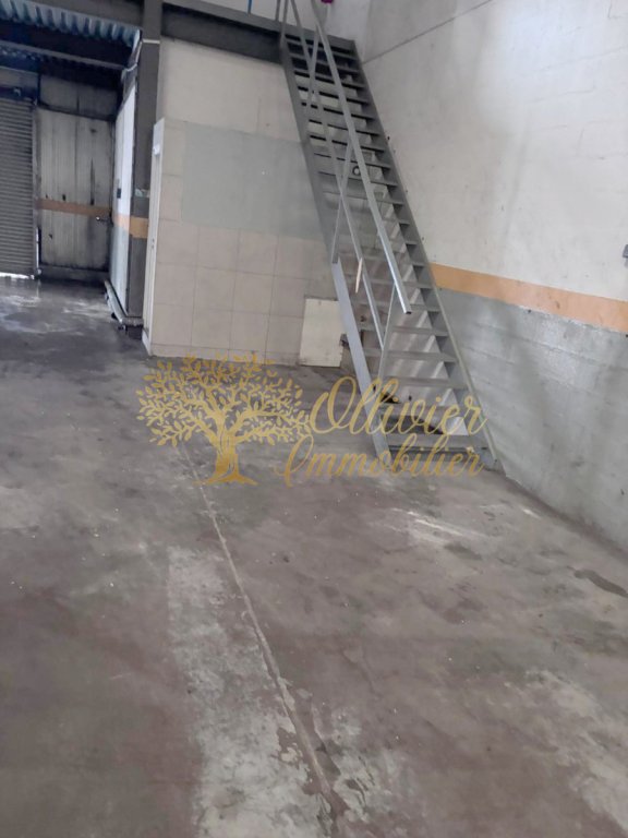 ENTREPOT A LOUER - DRANCY - 289 m2 - 2�769�&euro; HC par mois