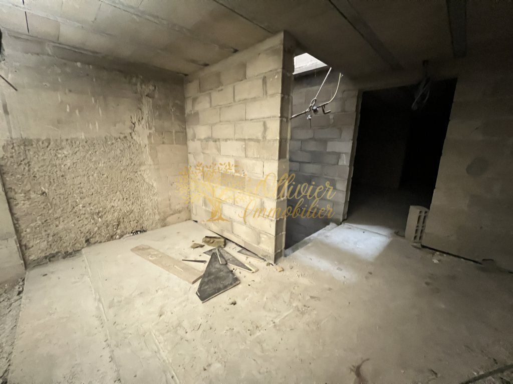 LOCAL COMMERCIAL A LOUER - ST MAUR DES FOSSES - 510 m2 - 14�000�&euro; HC par mois