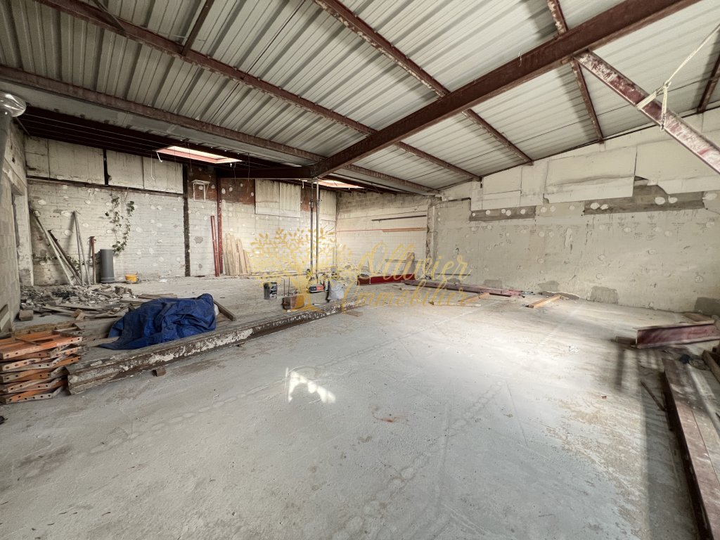 LOCAL COMMERCIAL A VENDRE - ST MAUR DES FOSSES - 510 m2 - 2�950�000�&euro; 