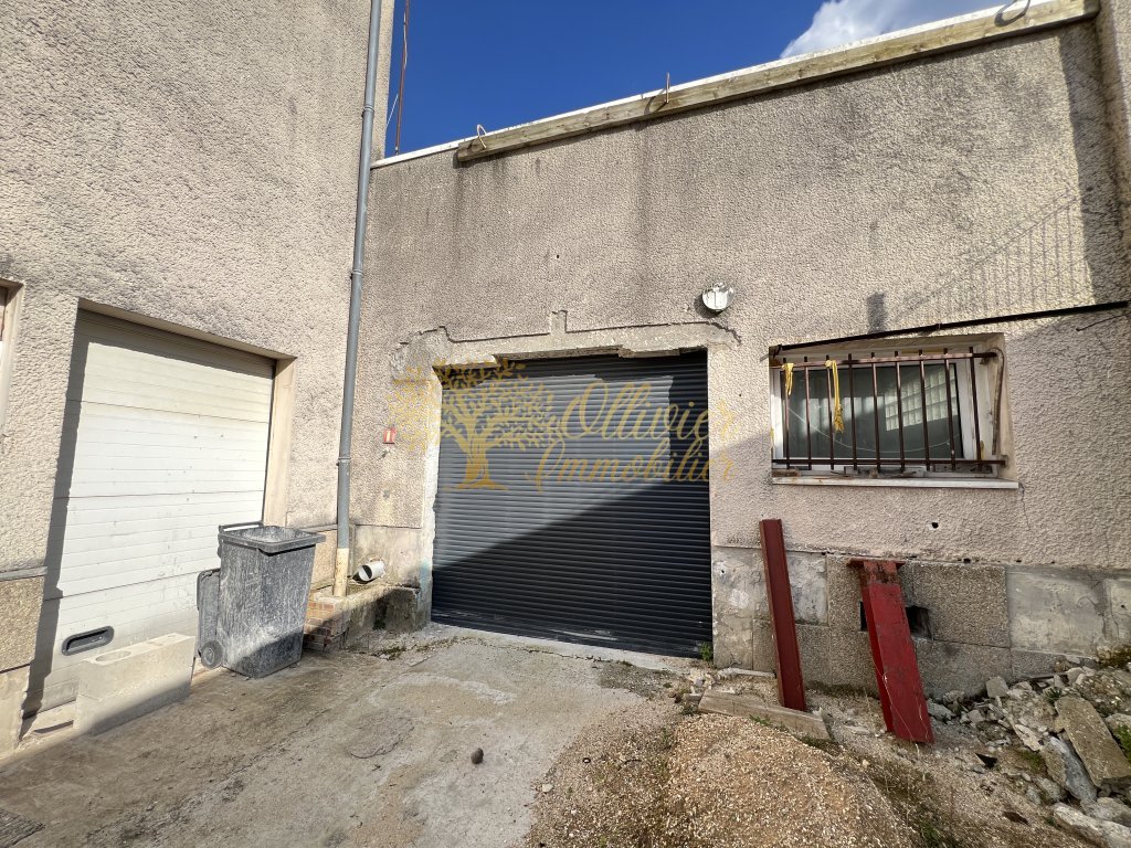 LOCAL COMMERCIAL A VENDRE - ST MAUR DES FOSSES - 510 m2 - 2�950�000�&euro; 