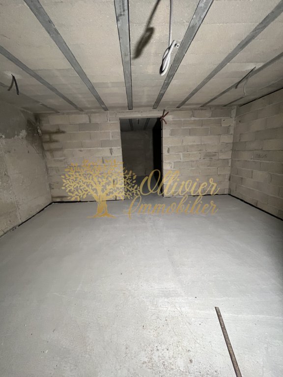 LOCAL COMMERCIAL A VENDRE - ST MAUR DES FOSSES - 510 m2 - 2�950�000�&euro; 