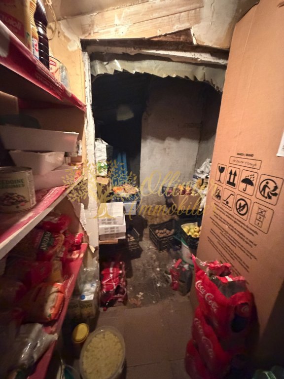 MURS COMMERCIAUX A VENDRE - ST MAUR DES FOSSES - 100 m2 - 1�250�000�&euro; 