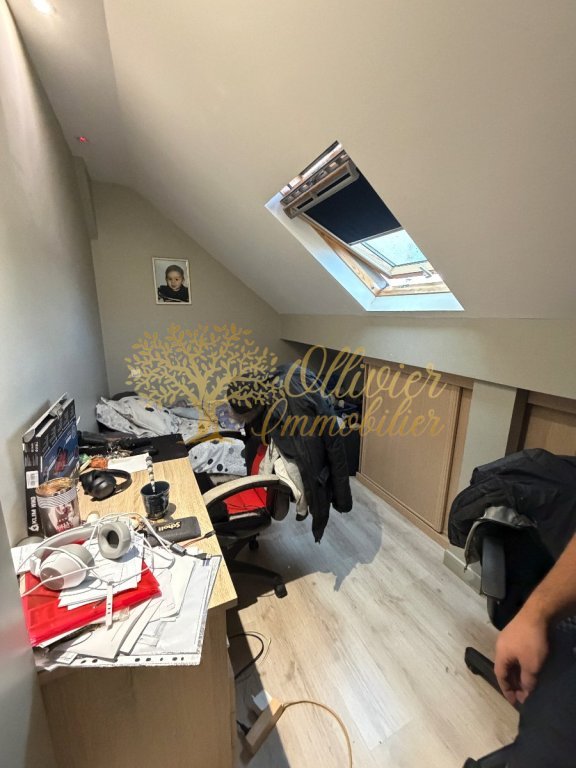 MURS COMMERCIAUX A VENDRE - ST MAUR DES FOSSES - 100 m2 - 1�250�000�&euro; 