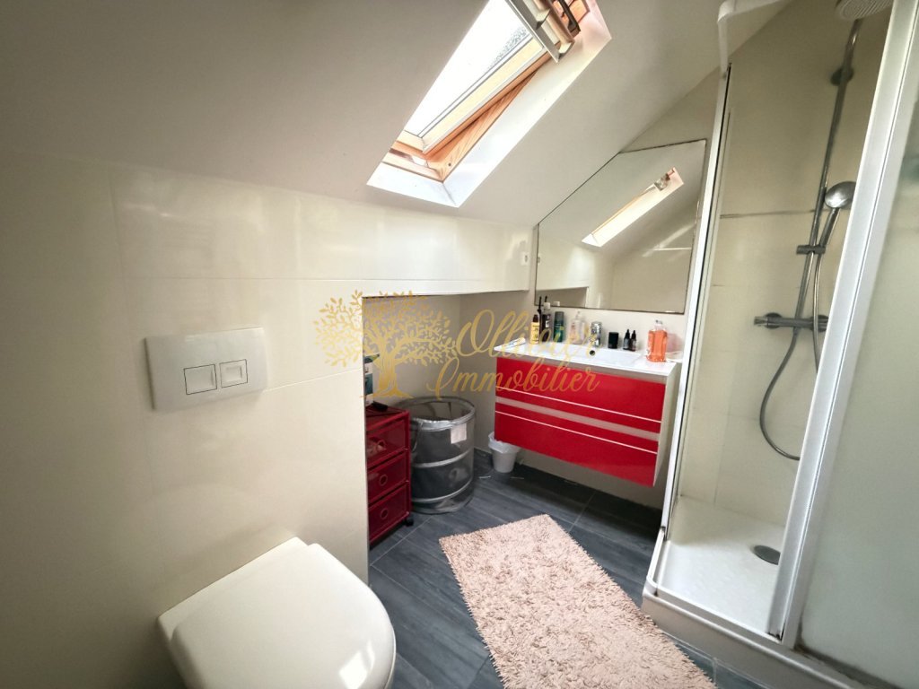 MURS COMMERCIAUX A VENDRE - ST MAUR DES FOSSES - 100 m2 - 1�250�000�&euro; 