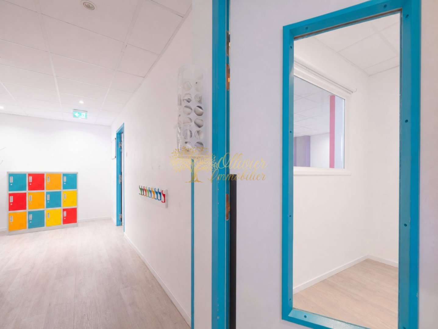 LOCAL D ACTIVITE A LOUER - ST MAUR DES FOSSES - 129.43 m2 - 2 300 &euro; HC par mois