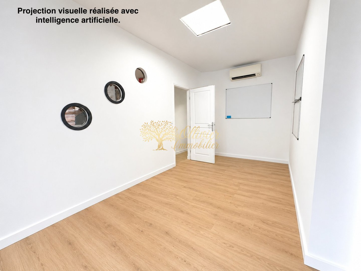 Local commercial à rafraîchir 58 m² à Neuilly-Plaisance (limite Le Perreux), terrain 169 m², garage 16 m². Centre-ville, RER, bus. 313 000 €