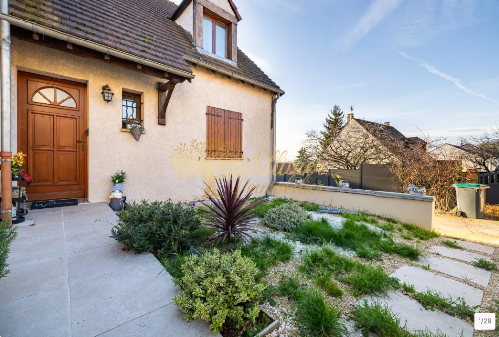 Maison de 5 pi�ces de 200 m� � Crosne A VENDRE - CROSNE - 125.23 m2 - 550�000�&euro;