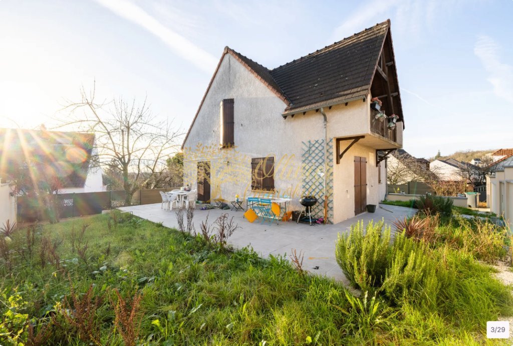 Maison de 5 pi�ces de 200 m� � Crosne A VENDRE - CROSNE - 125.23 m2 - 550�000�&euro;