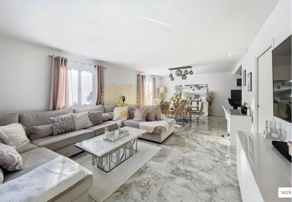 Maison de 5 pi�ces de 200 m� � Crosne A VENDRE - CROSNE - 125.23 m2 - 550�000�&euro;