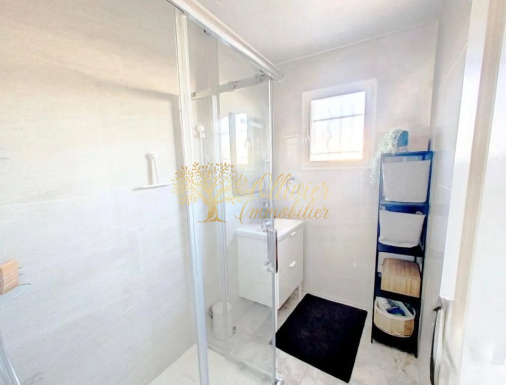 Maison de 5 pi�ces de 200 m� � Crosne A VENDRE - CROSNE - 125.23 m2 - 550�000�&euro;