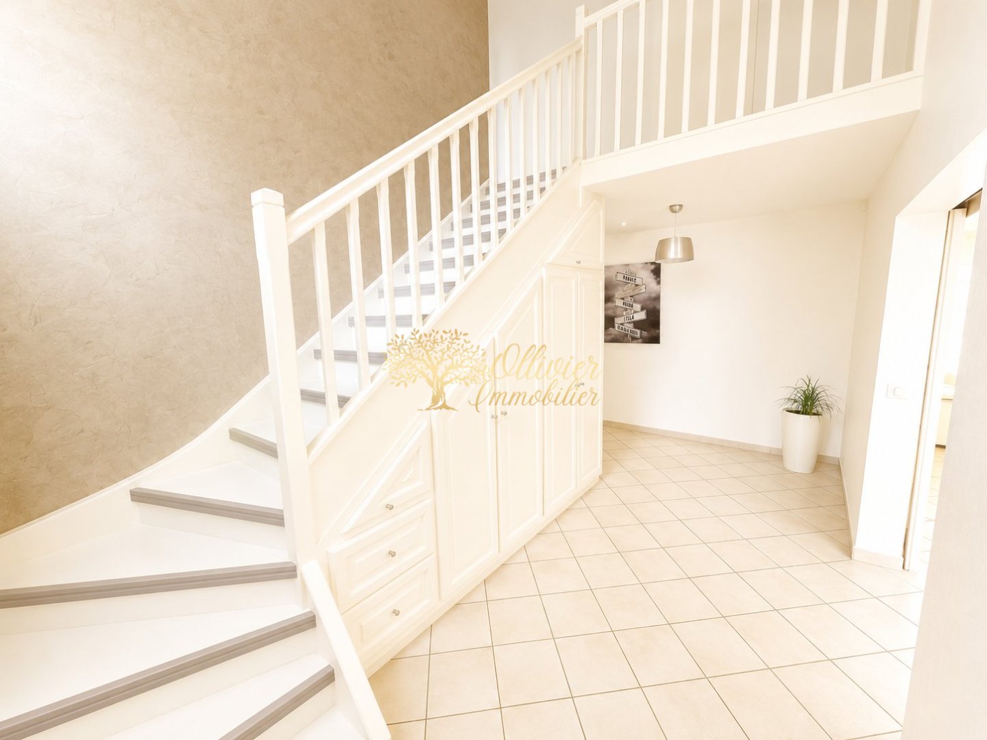 MAISON DE VILLE A VENDRE - LA QUEUE EN BRIE - 194 m2 - 589 900 &euro;