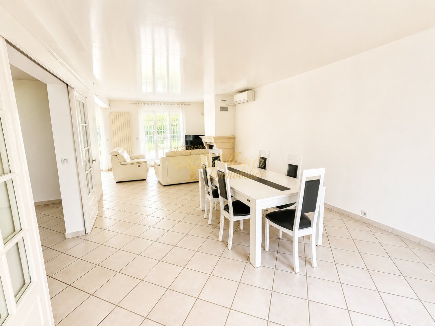 MAISON DE VILLE A VENDRE - LA QUEUE EN BRIE - 194 m2 - 589 900 &euro;