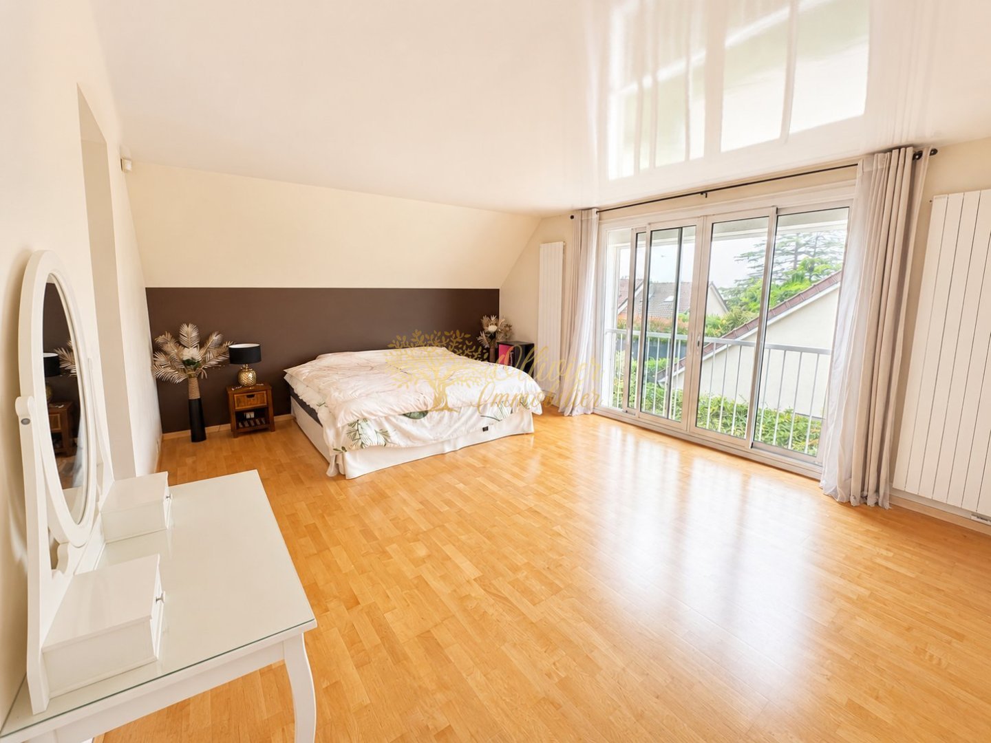 MAISON DE VILLE A VENDRE - LA QUEUE EN BRIE - 194 m2 - 589 900 &euro;