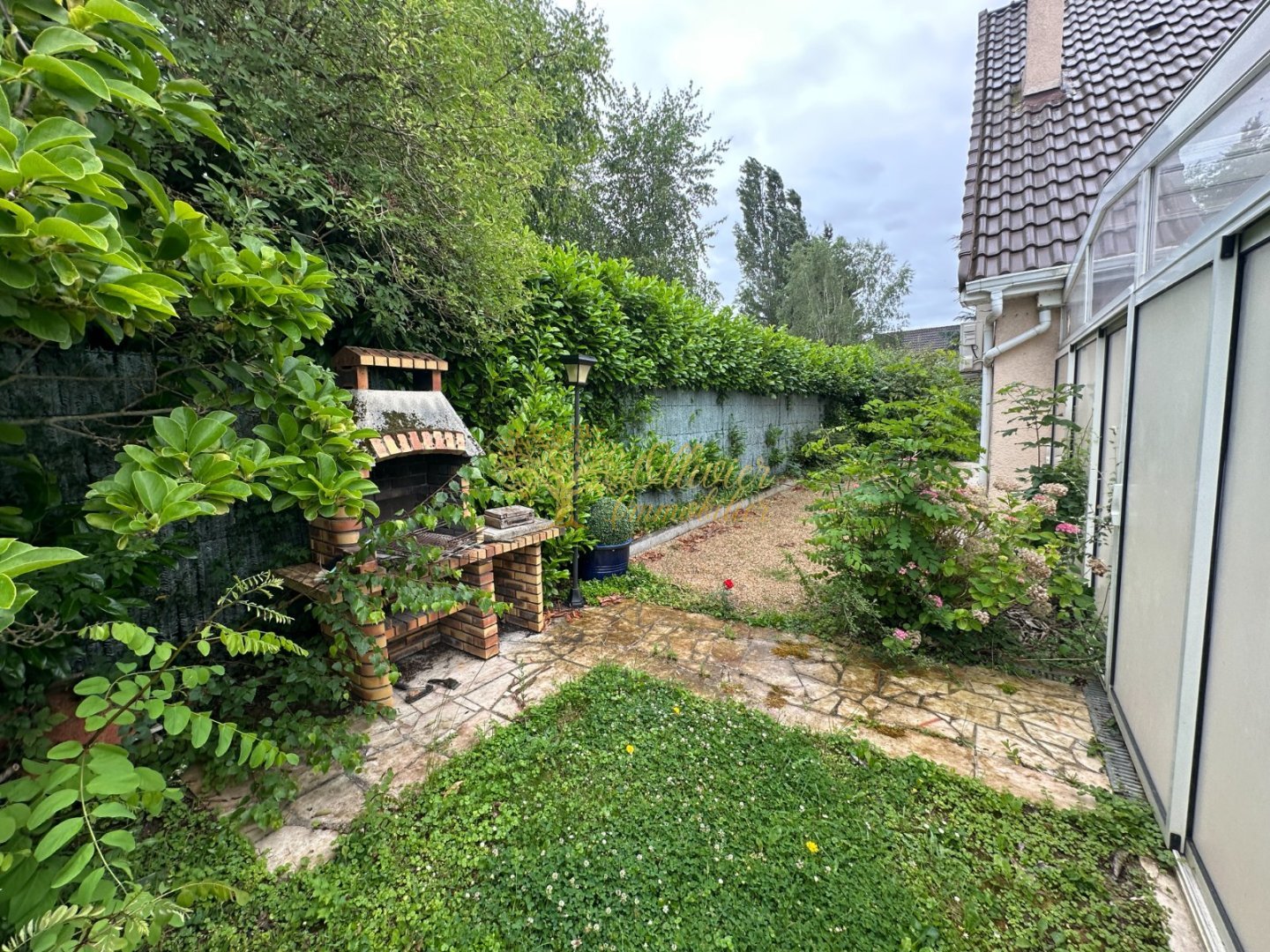 MAISON DE VILLE A VENDRE - LA QUEUE EN BRIE - 194 m2 - 589 900 &euro;