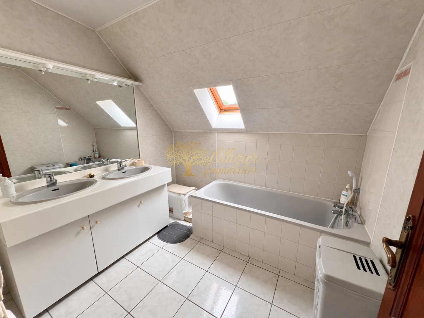 MAISON A VENDRE - LA QUEUE EN BRIE - 230 m2 - 420 000 &euro;
