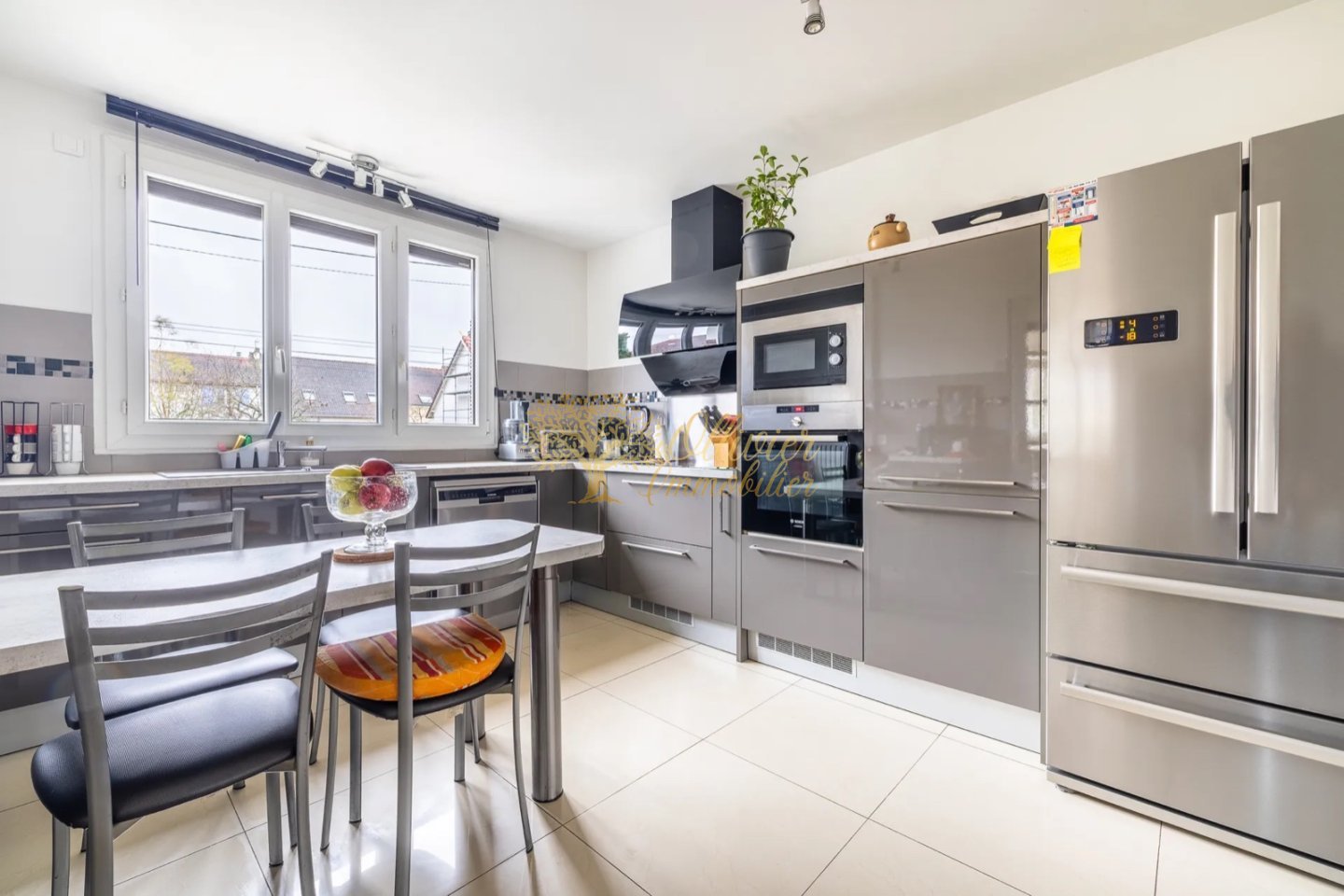 MAISON A VENDRE - ORMESSON SUR MARNE - 190 m2 - 589�000�&euro;