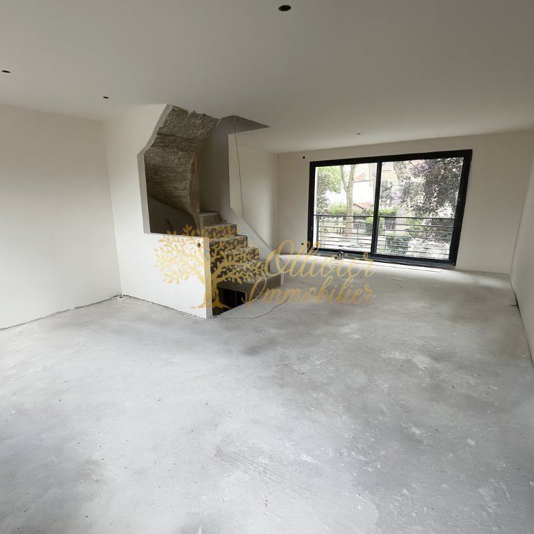 MAISON A VENDRE - ST MAUR DES FOSSES Bagaudes - 120 m2 - 720�000�&euro;