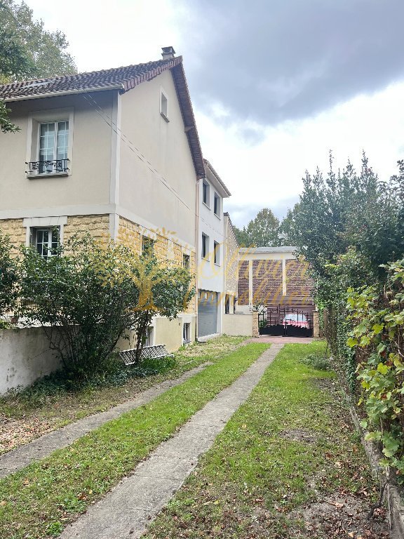 MAISON A VENDRE - ST MAUR DES FOSSES Bagaudes - 120 m2 - 720�000�&euro;
