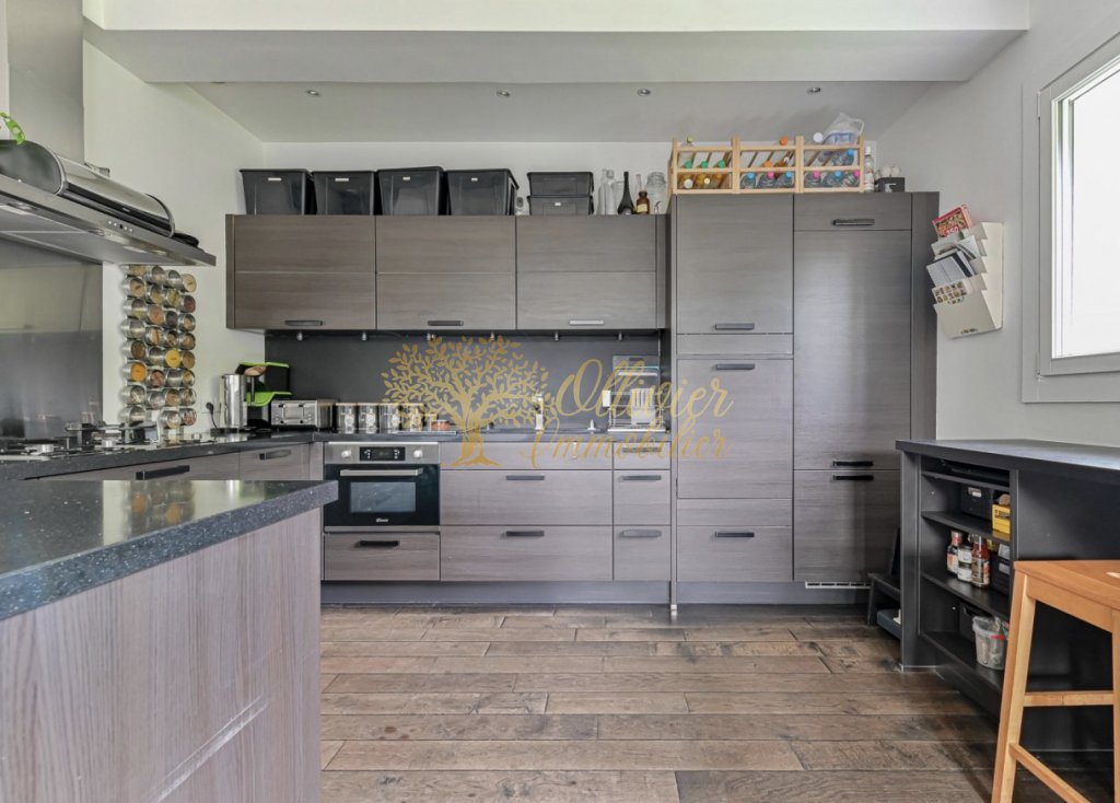 MAISON A VENDRE - ST MAUR DES FOSSES - 211.63 m2 - 1 040 000 &euro;