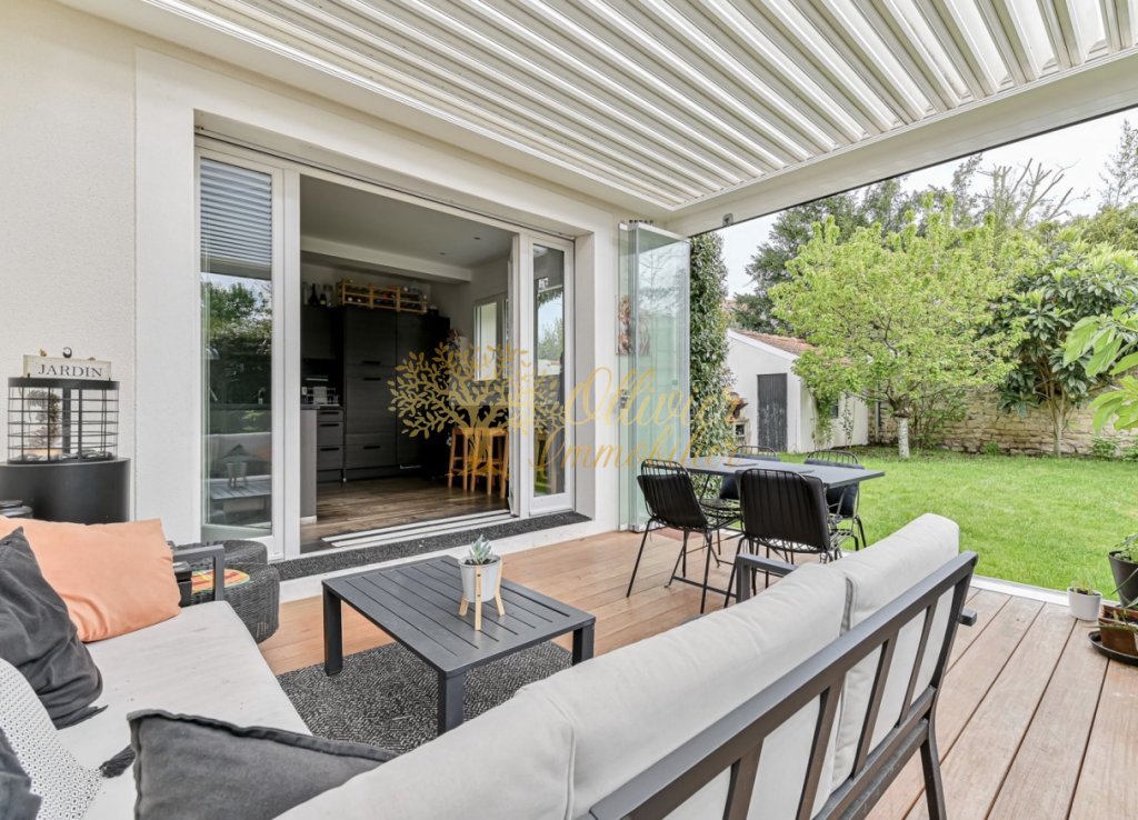MAISON A VENDRE - ST MAUR DES FOSSES - 211.63 m2 - 1 040 000 &euro;