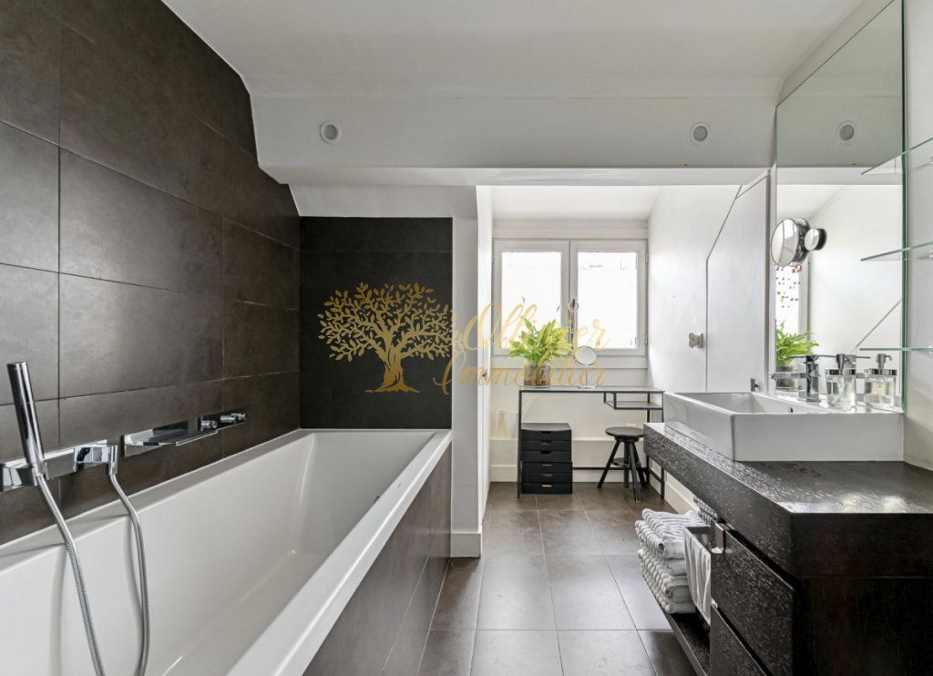 MAISON A VENDRE - ST MAUR DES FOSSES - 211.63 m2 - 1 040 000 &euro;