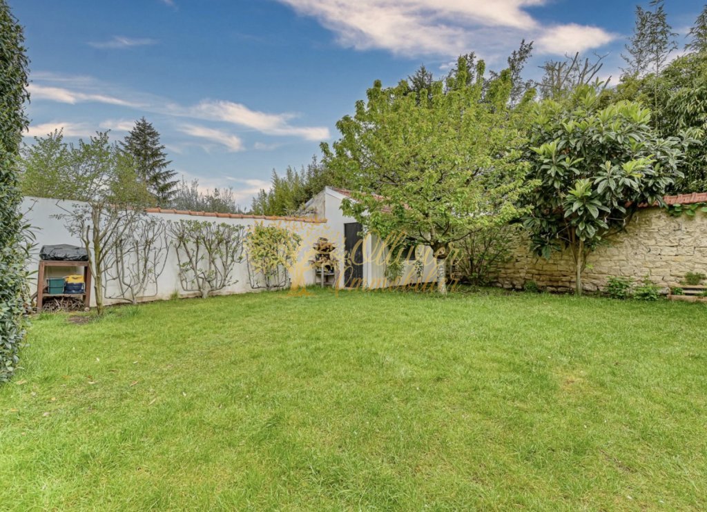 MAISON A VENDRE - ST MAUR DES FOSSES - 211.63 m2 - 1 040 000 &euro;