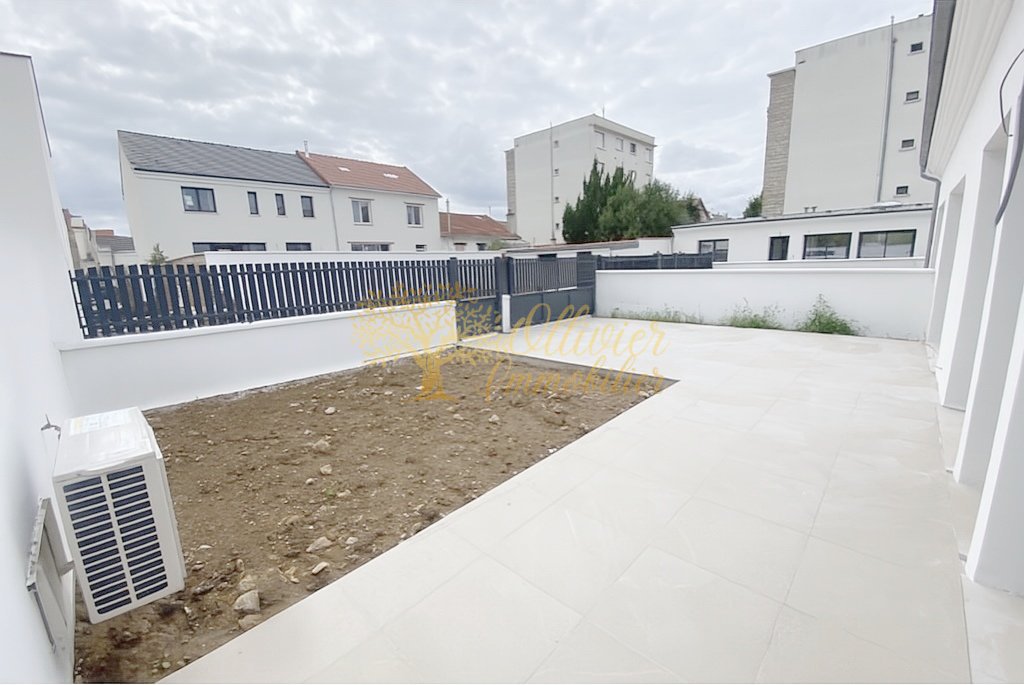 MAISON A VENDRE - ST MAUR DES FOSSES - 92.45 m2 - 570�000�&euro;