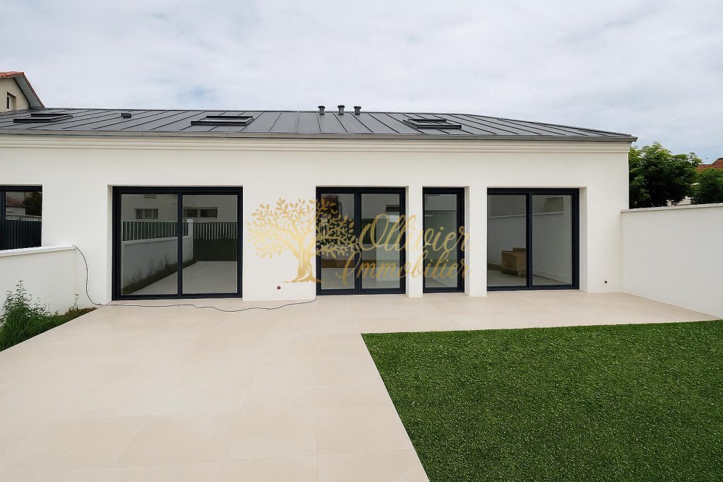 MAISON A VENDRE - ST MAUR DES FOSSES - 92.45 m2 - 570�000�&euro;