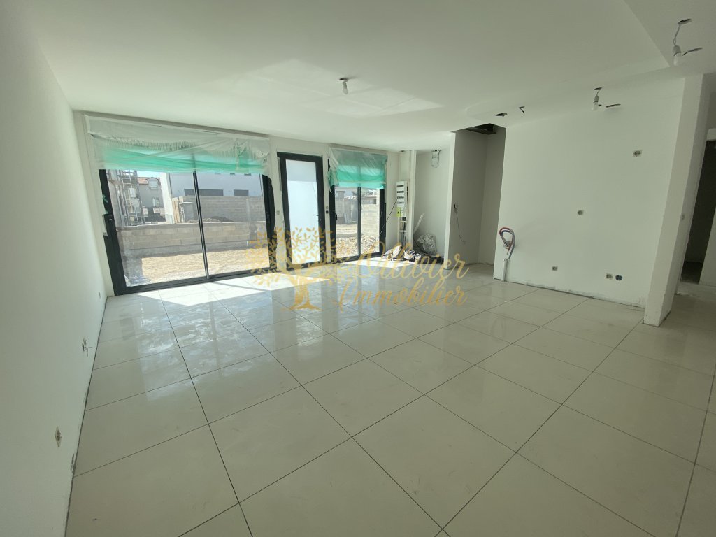 MAISON A VENDRE - ST MAUR DES FOSSES - 92.45 m2 - 570�000�&euro;