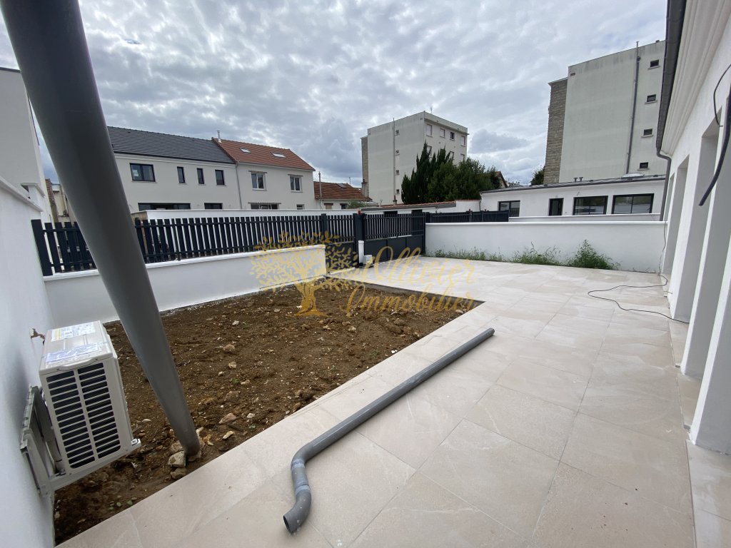 MAISON A VENDRE - ST MAUR DES FOSSES - 92.45 m2 - 570�000�&euro;