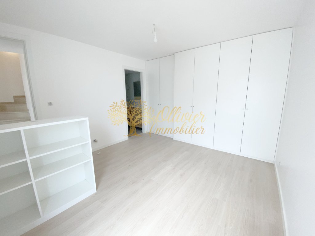 MAISON A VENDRE - ST MAUR DES FOSSES - 104.4 m2 - 685�000�&euro;